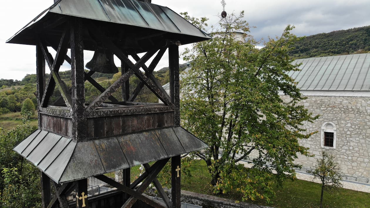 Манастир Папраћа – црква