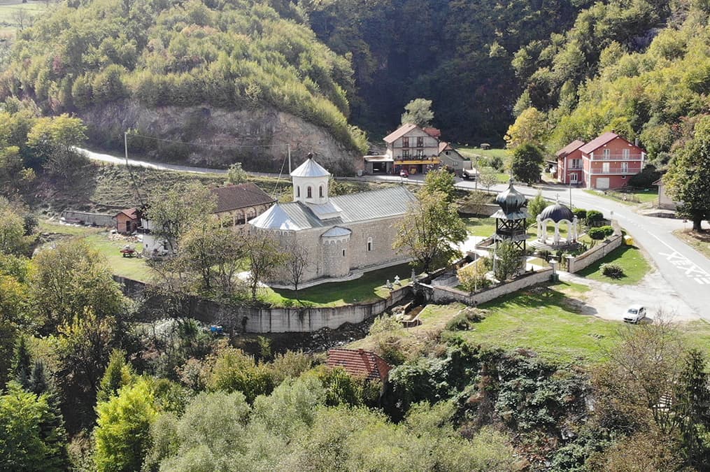 Црква Благовјештења Пресвете Богородице - Манастир Папраћа